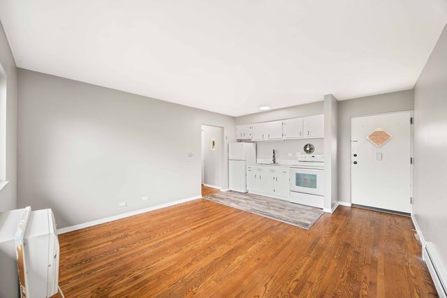 16 N Garfield Street 2H, Lombard, IL 60148