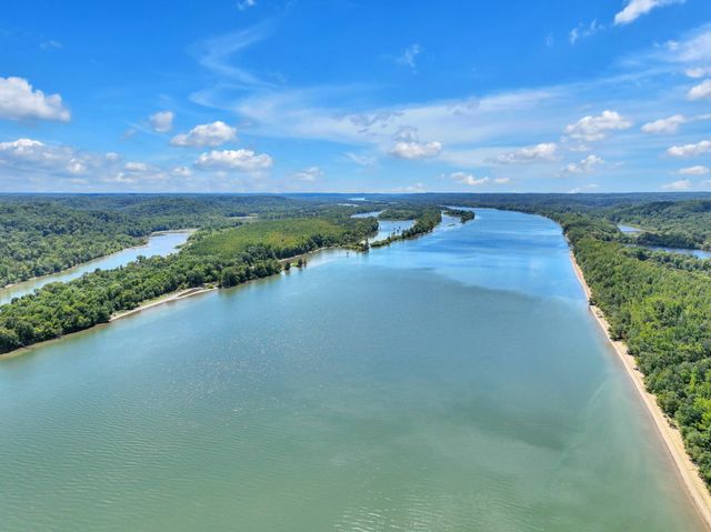 1E Ward Hill Rd, Holladay, TN 38341