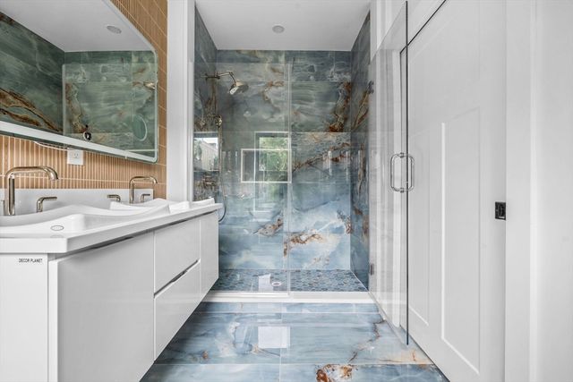 198 Bowen 1, Boston, MA 02127