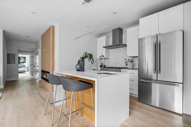 198 Bowen 1, Boston, MA 02127