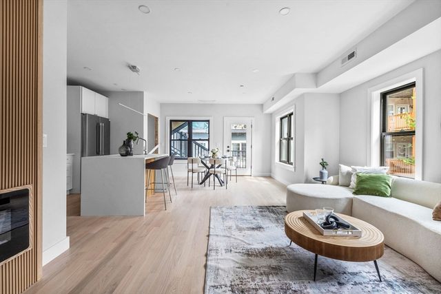 198 Bowen 1, Boston, MA 02127