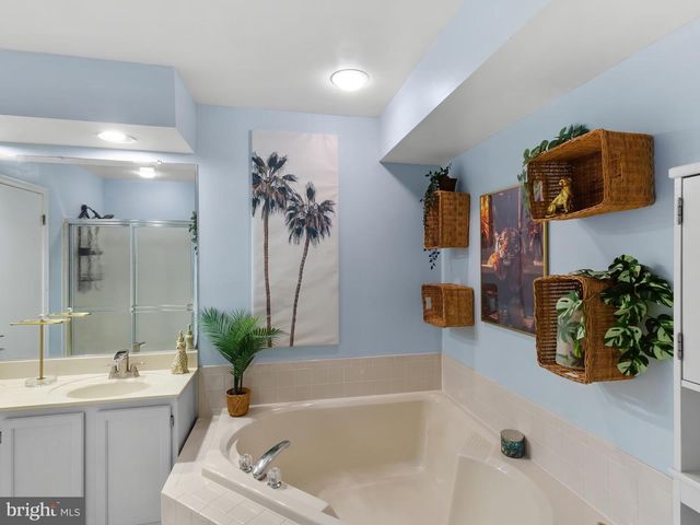 629 LIONS GATE LN, Odenton, MD 21113