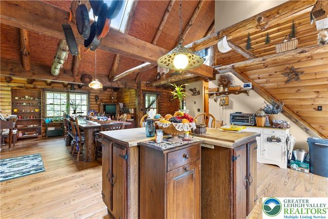 325 Raubsville Road, Williams Twp, PA 18042