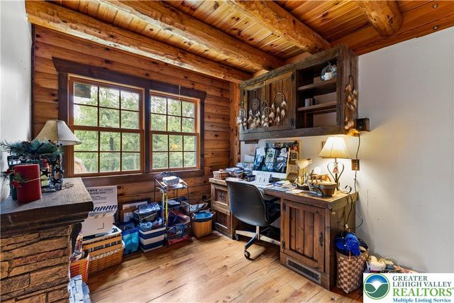 325 Raubsville Road, Williams Twp, PA 18042