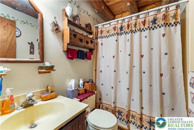 325 Raubsville Road, Williams Twp, PA 18042