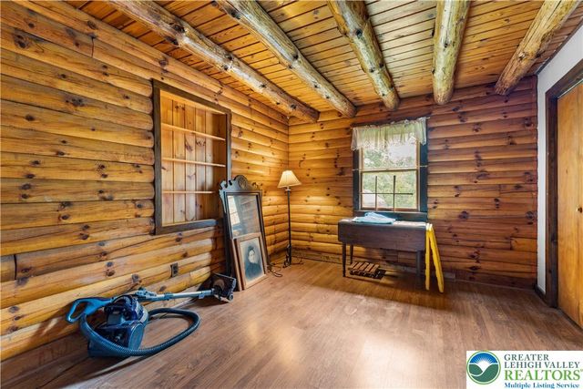 325 Raubsville Road, Williams Twp, PA 18042