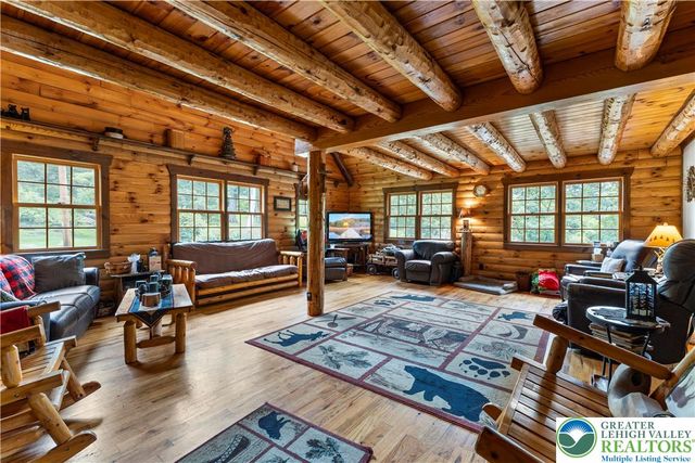 325 Raubsville Road, Williams Twp, PA 18042