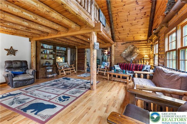 325 Raubsville Road, Williams Twp, PA 18042