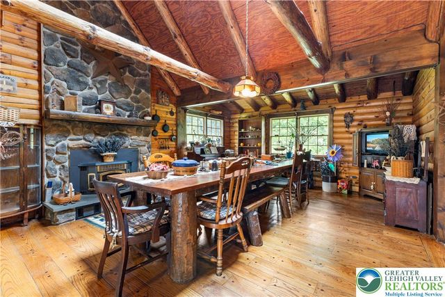 325 Raubsville Road, Williams Twp, PA 18042