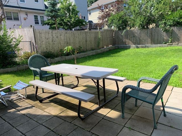 292 Billings Rd, Quincy, MA 02170