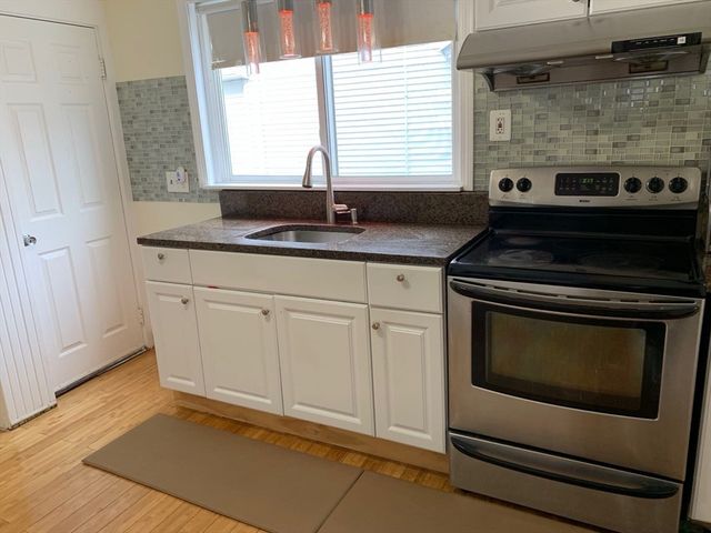292 Billings Rd, Quincy, MA 02170