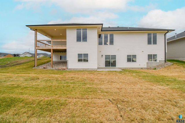 6601 E Fieldview St Street, Sioux Falls, SD 57110