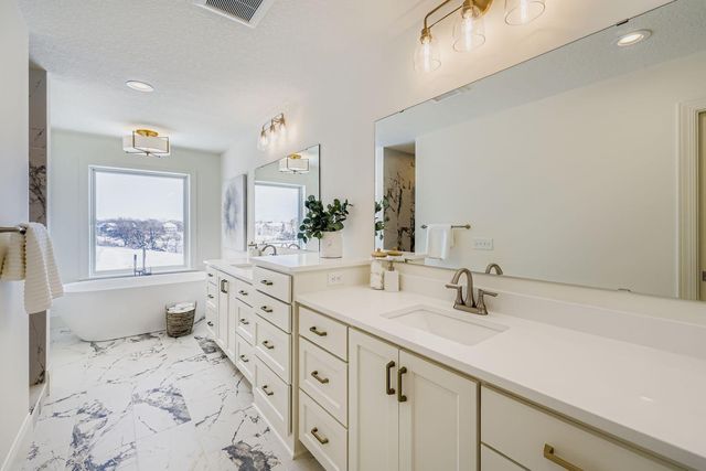 3175 Winfield Way SW, Prior Lake, MN 55372