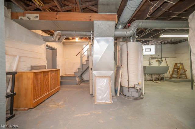 8198 Erie Street, Masury, OH 44438