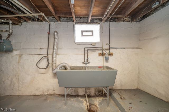 8198 Erie Street, Masury, OH 44438