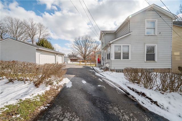 8198 Erie Street, Masury, OH 44438