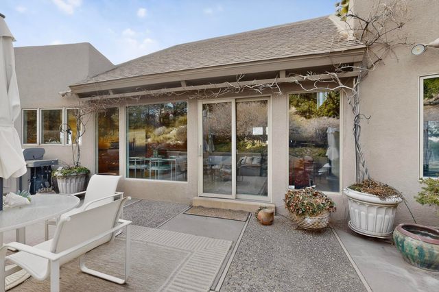 302 Juniper Hill Road NE, Albuquerque, NM 87122