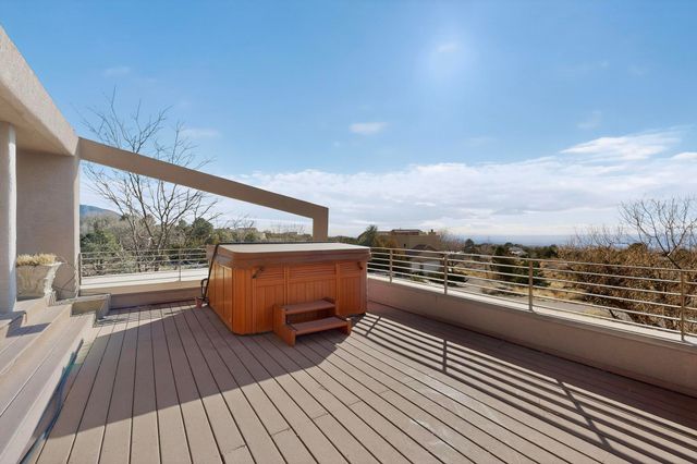 302 Juniper Hill Road NE, Albuquerque, NM 87122