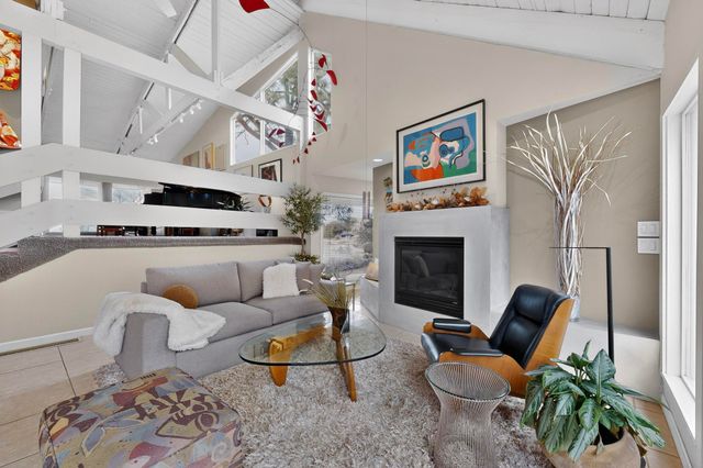 302 Juniper Hill Road NE, Albuquerque, NM 87122