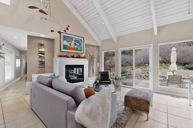 302 Juniper Hill Road NE, Albuquerque, NM 87122