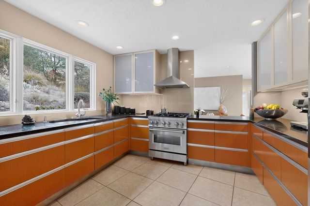 302 Juniper Hill Road NE, Albuquerque, NM 87122