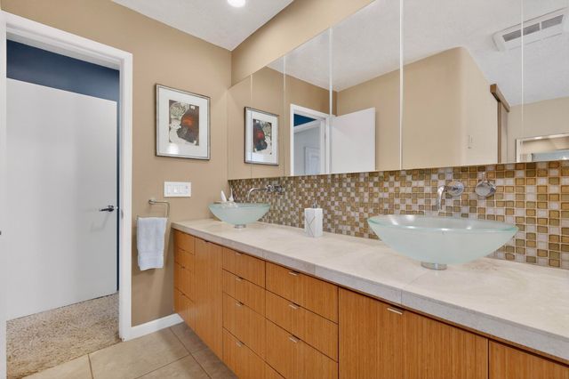 302 Juniper Hill Road NE, Albuquerque, NM 87122