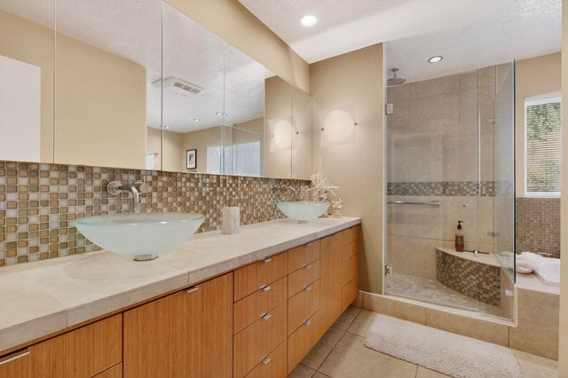 302 Juniper Hill Road NE, Albuquerque, NM 87122