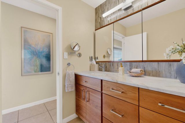 302 Juniper Hill Road NE, Albuquerque, NM 87122