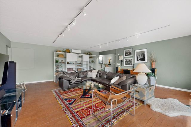 302 Juniper Hill Road NE, Albuquerque, NM 87122