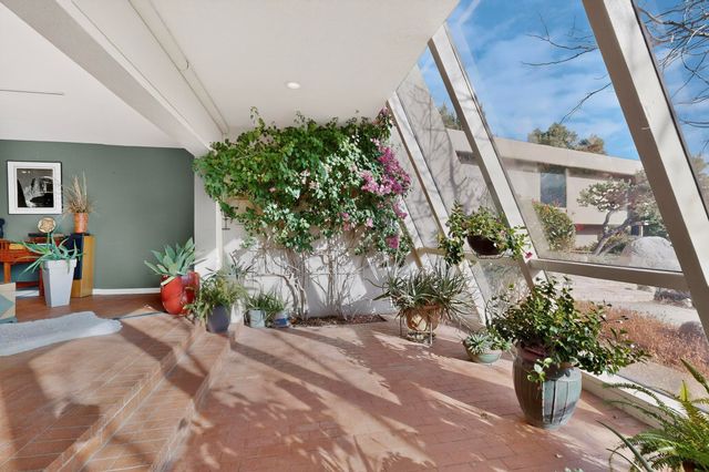 302 Juniper Hill Road NE, Albuquerque, NM 87122