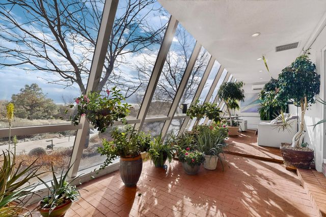 302 Juniper Hill Road NE, Albuquerque, NM 87122