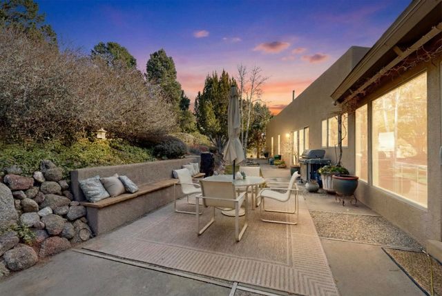 302 Juniper Hill Road NE, Albuquerque, NM 87122