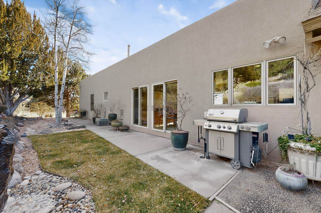 302 Juniper Hill Road NE, Albuquerque, NM 87122