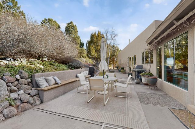 302 Juniper Hill Road NE, Albuquerque, NM 87122