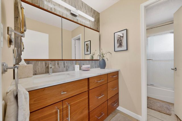 302 Juniper Hill Road NE, Albuquerque, NM 87122