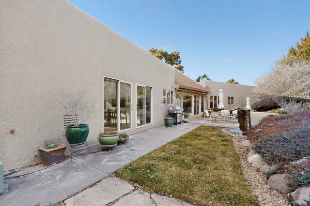 302 Juniper Hill Road NE, Albuquerque, NM 87122