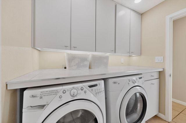 302 Juniper Hill Road NE, Albuquerque, NM 87122