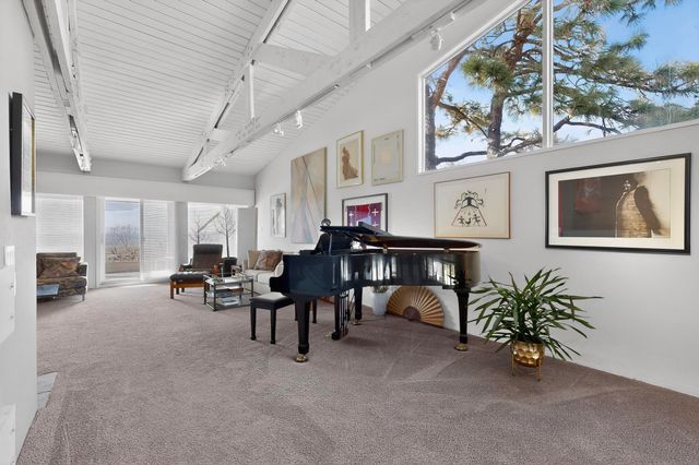 302 Juniper Hill Road NE, Albuquerque, NM 87122