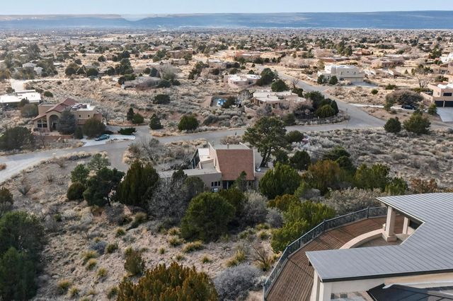 302 Juniper Hill Road NE, Albuquerque, NM 87122