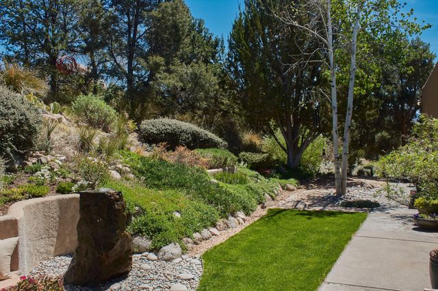 302 Juniper Hill Road NE, Albuquerque, NM 87122