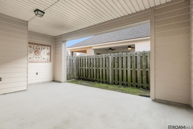 7804 W Pelican Lakes Ave, Baton Rouge, LA 70820