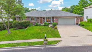 2615 HILLSHIRE DR, Columbia, MO 65203