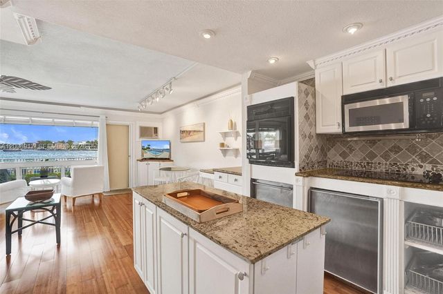 1105 S Riverside Dr 107, Pompano Beach, FL 33062