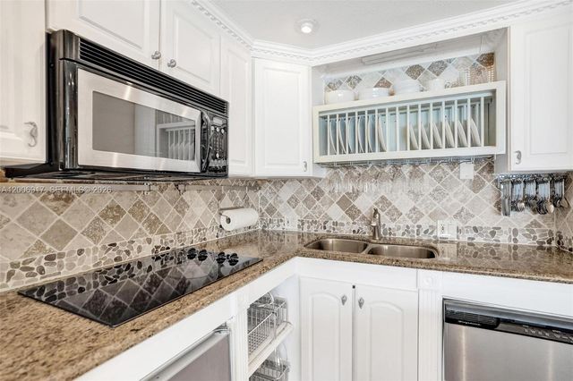 1105 S Riverside Dr 107, Pompano Beach, FL 33062