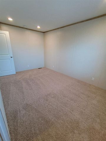 390 12th Street, Plainwell, MI 49080