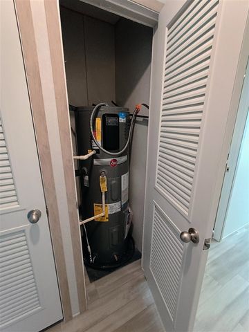 390 12th Street, Plainwell, MI 49080