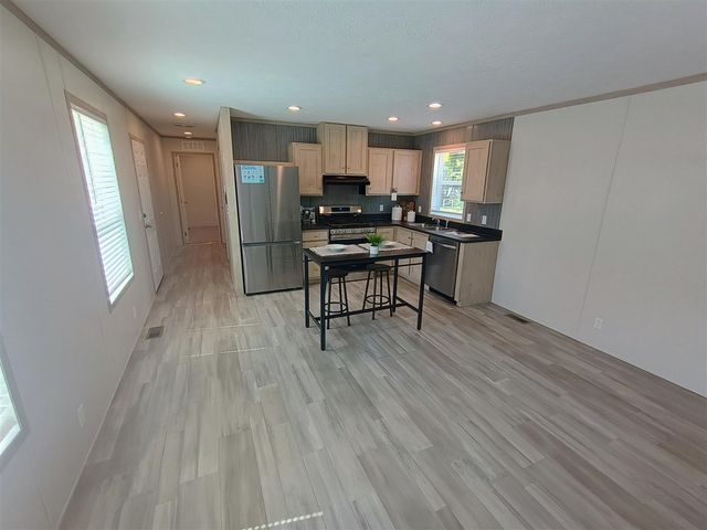 390 12th Street, Plainwell, MI 49080