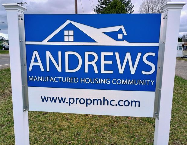 390 12th Street, Plainwell, MI 49080