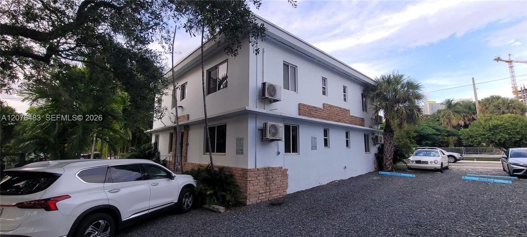 350 SW 15th Road 4, Miami, FL 33129