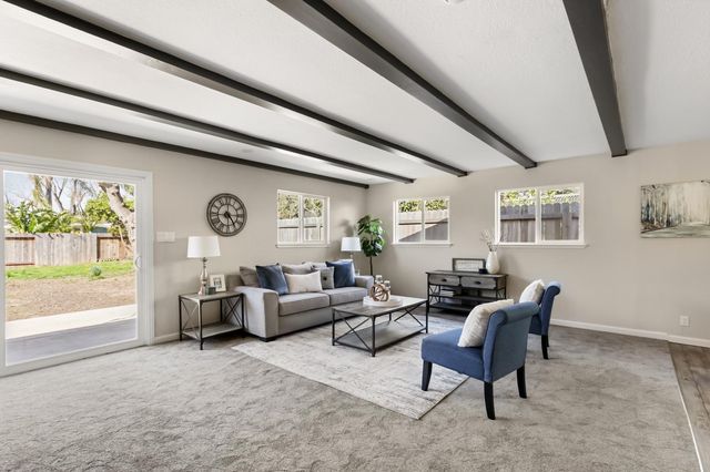 2117 Venus Dr, Sacramento, CA 95864